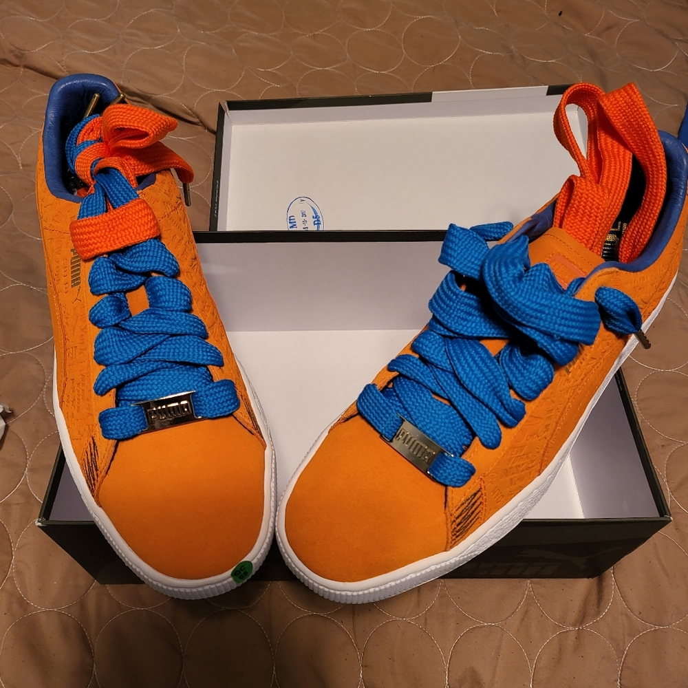 Sneakers